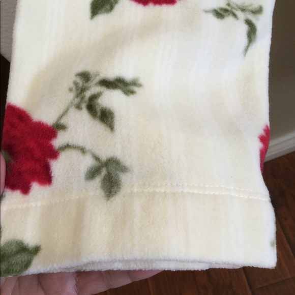 Lauren Ralph Lauren Floral Monogram Crest  Robe - Picture 4 of 10